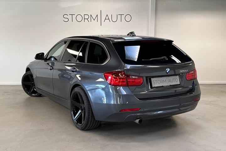 Grå BMW 320d fra 2015