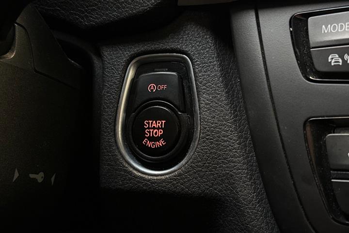 Grå BMW 320d fra 2015