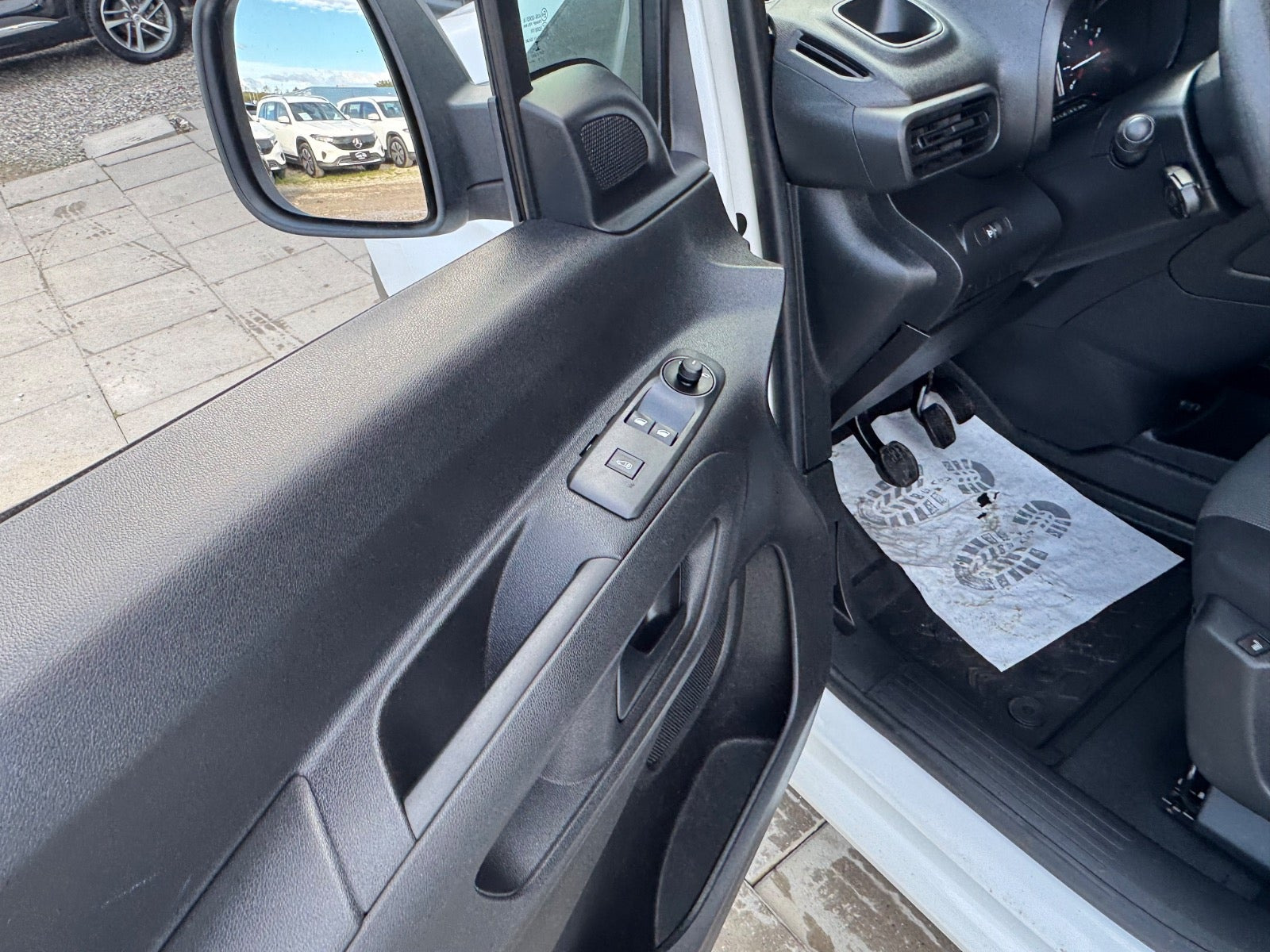 Hvid Citroën Berlingo fra 2019