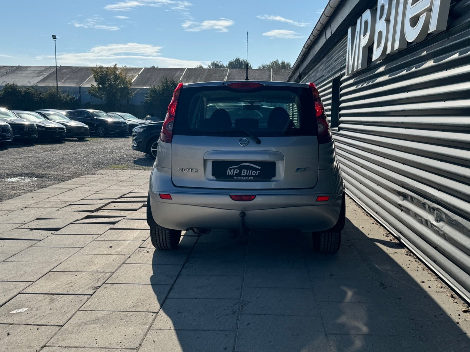 Sølv Nissan Note fra 2010