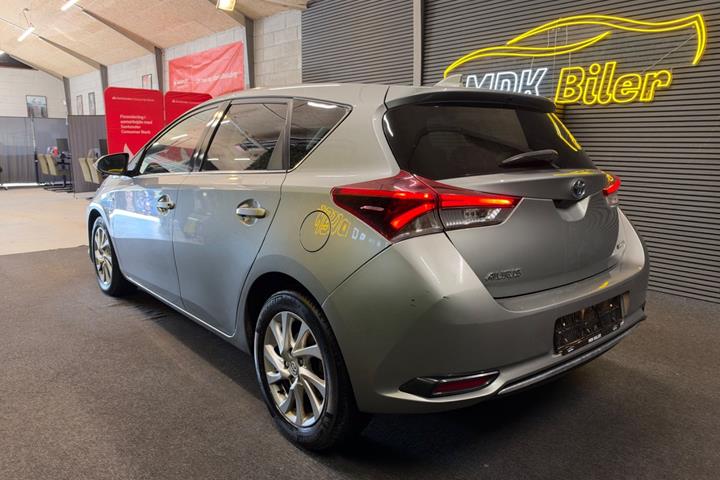 undefined Toyota Auris fra 2015