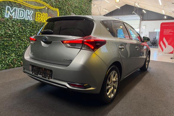 undefined Toyota Auris fra 2015