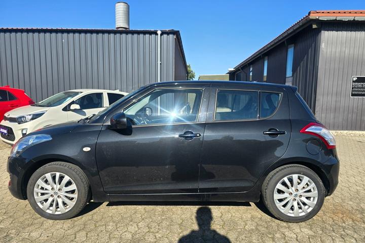 Sort Suzuki Swift fra 2012