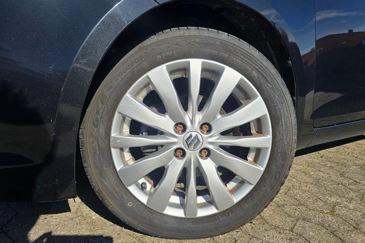 Sort Suzuki Swift fra 2012