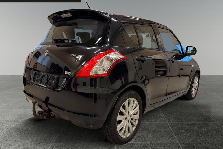 Sort Suzuki Swift fra 2012