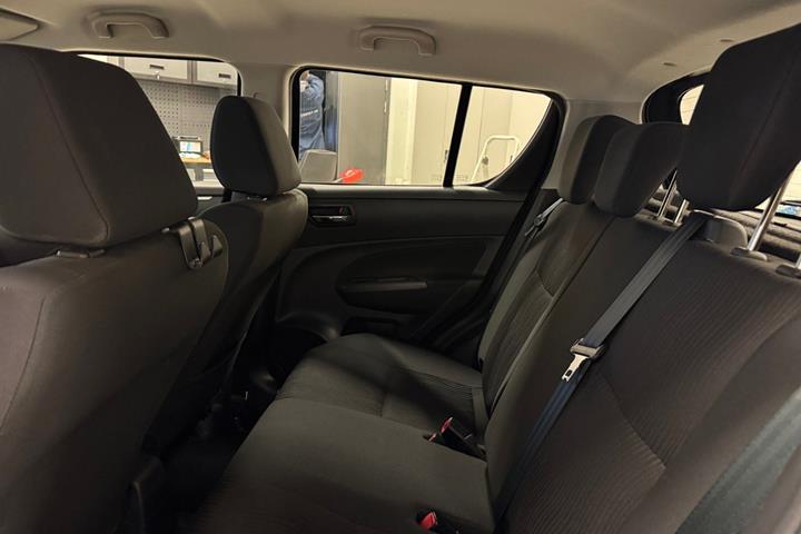 Sort Suzuki Swift fra 2012