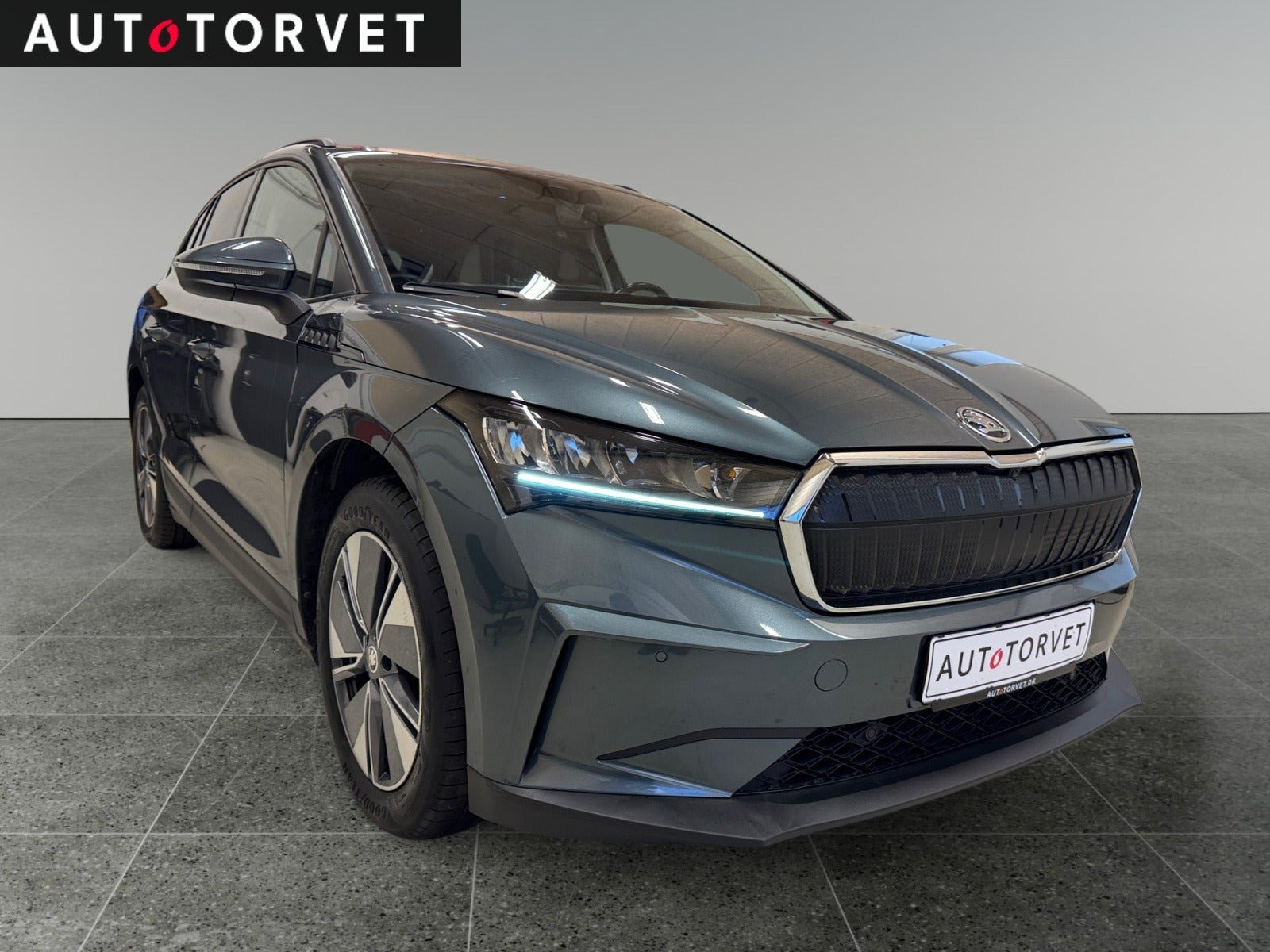 Grå Skoda Enyaq fra 2021