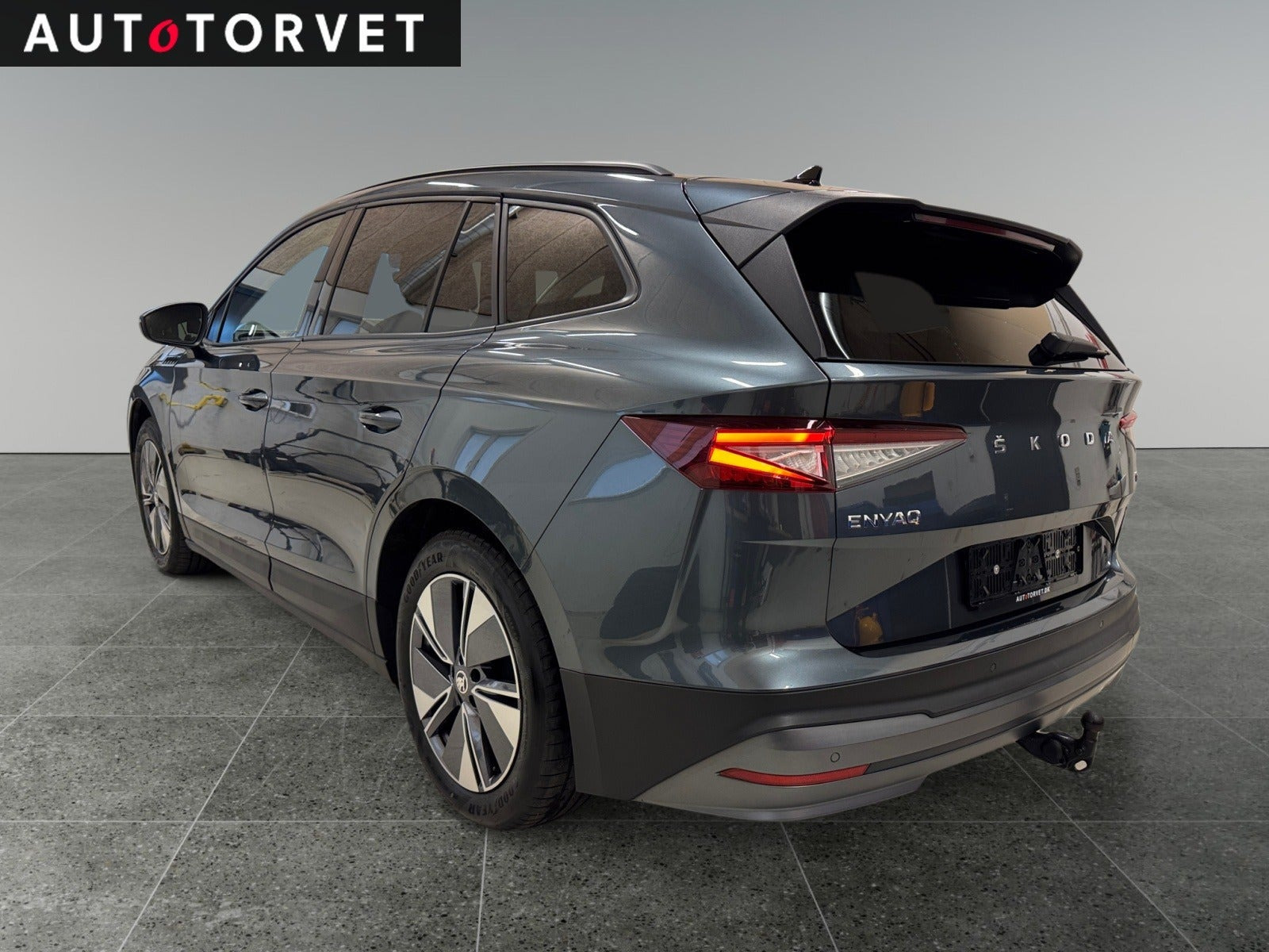 Grå Skoda Enyaq fra 2021