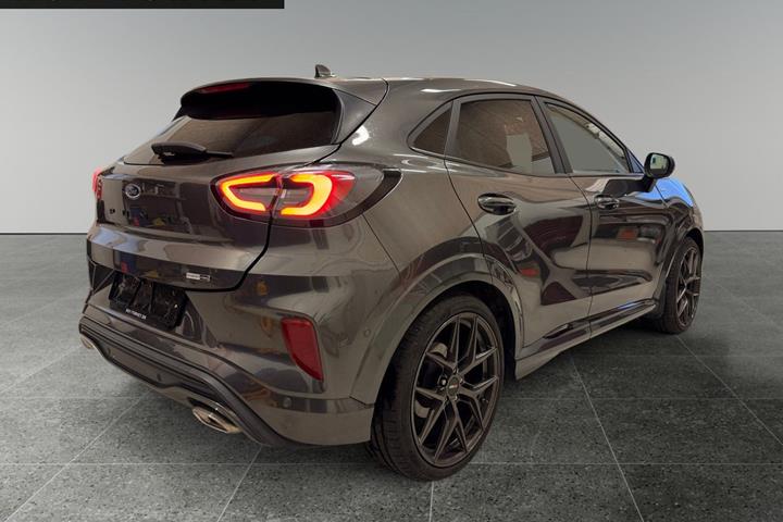 Grå Ford Puma fra 2020