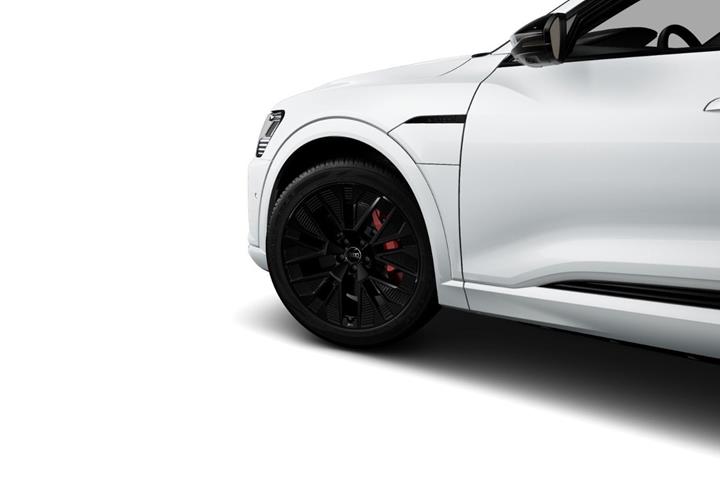Gul Audi Q8 e-tron fra 2023