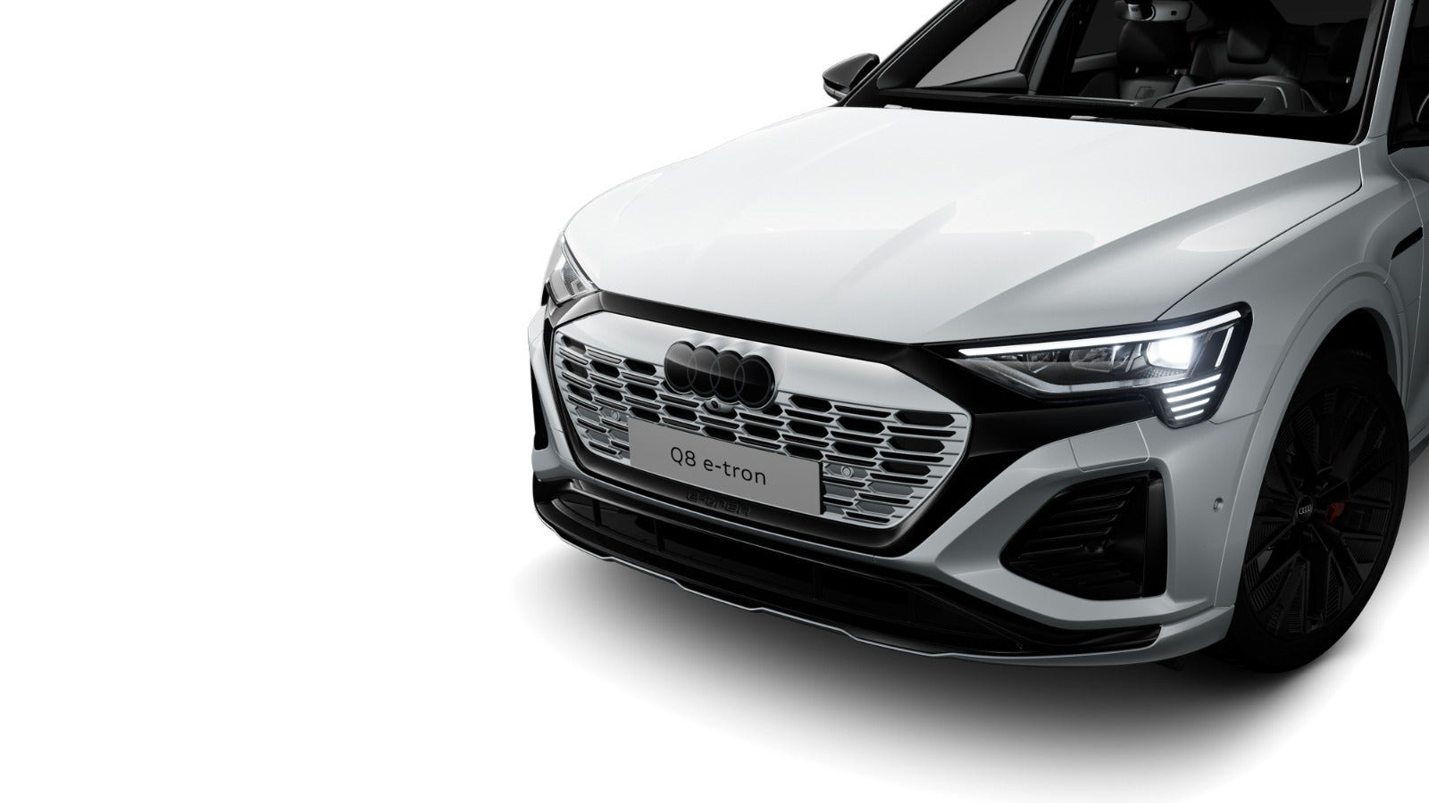 Gul Audi Q8 e-tron fra 2023