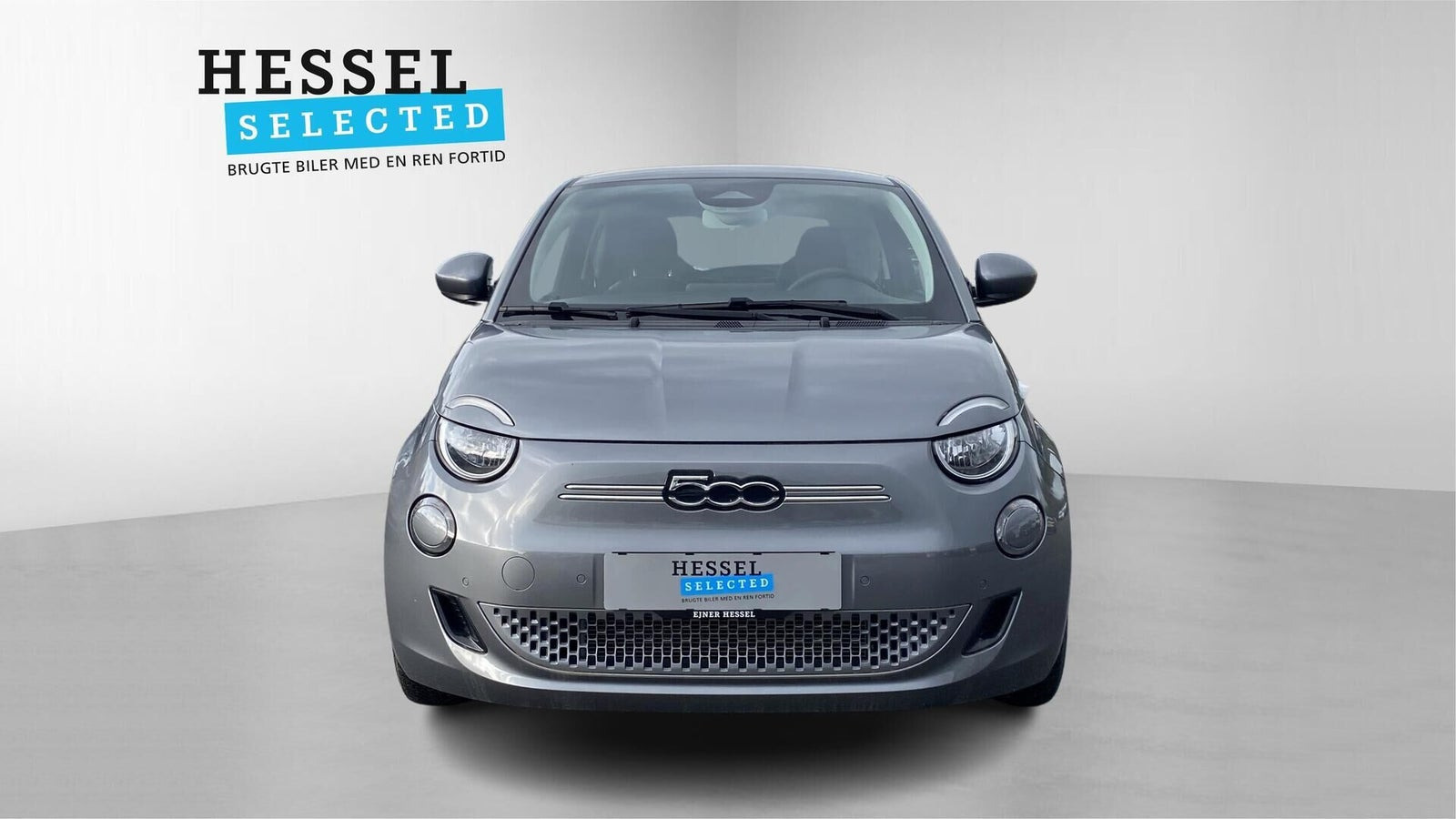 Grå Fiat 500e fra 2023