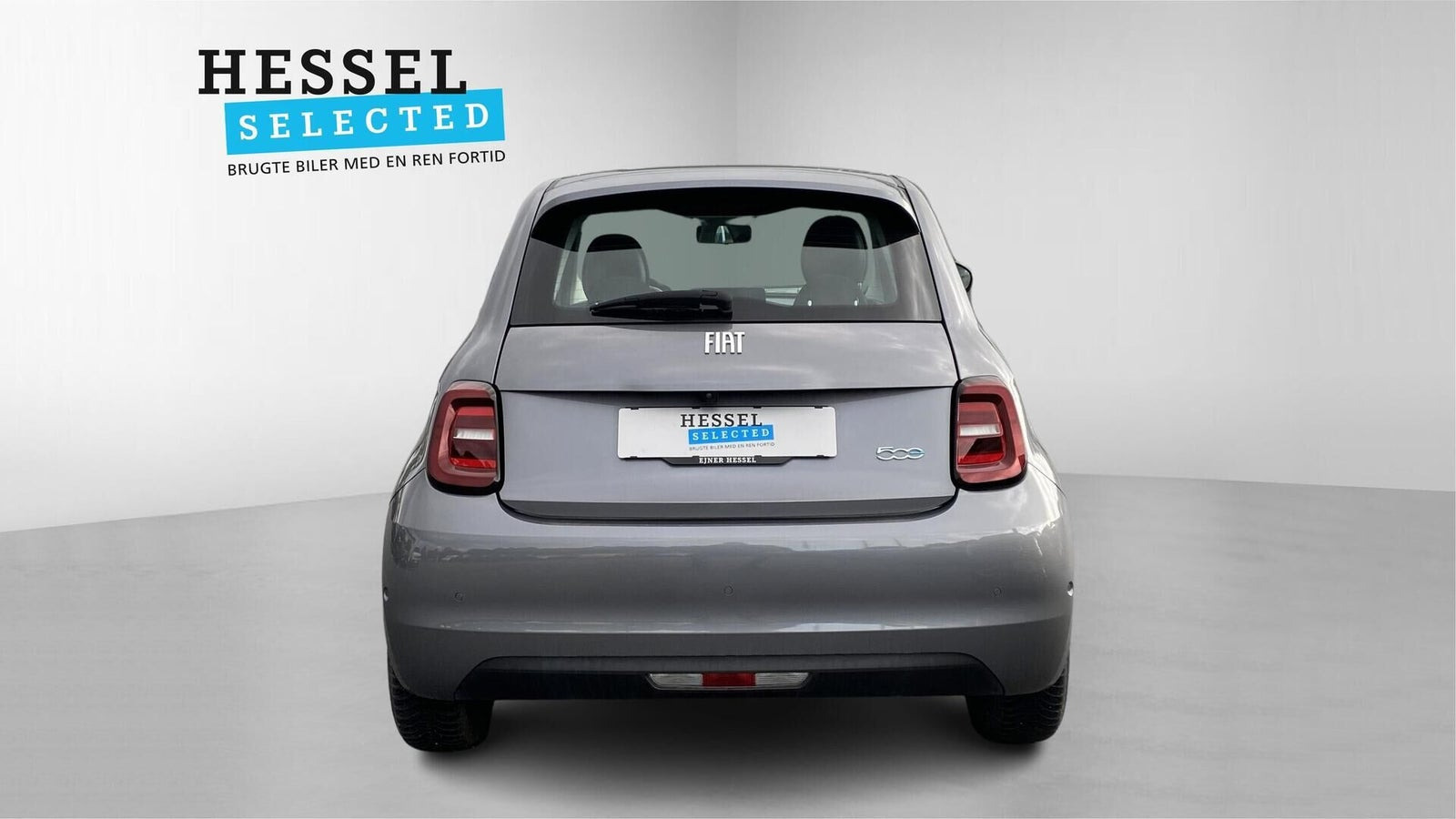 Grå Fiat 500e fra 2023