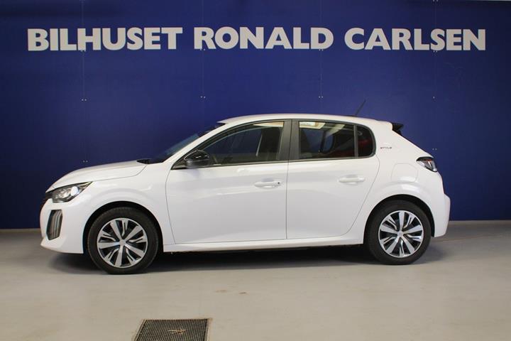 Hvid Peugeot e-208 fra 2026