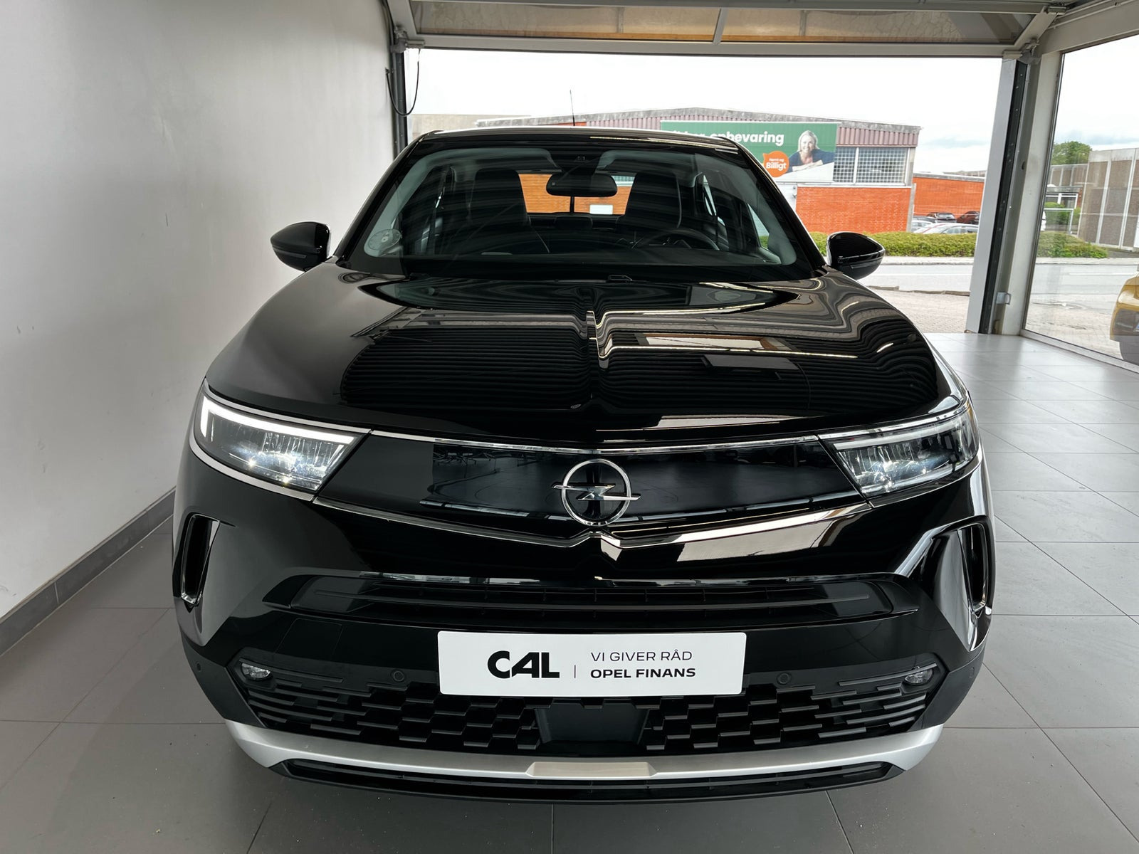 Sort Opel Mokka-e fra 2023