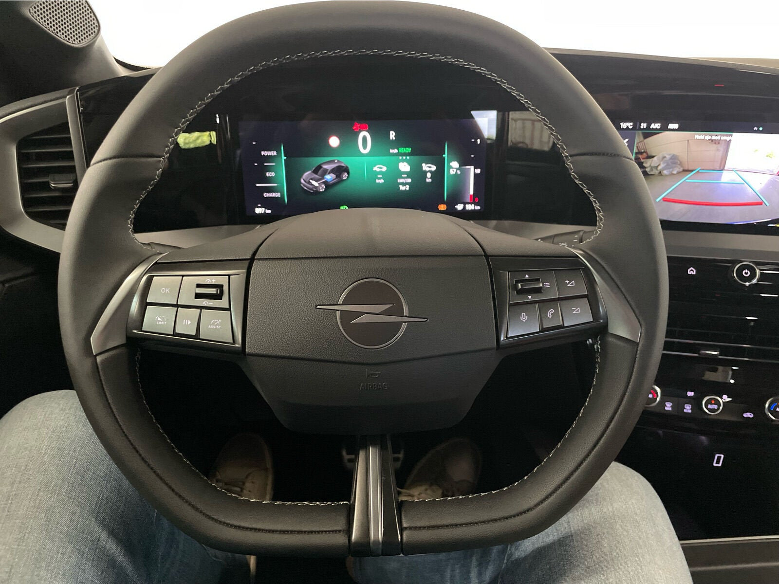 Blå Opel Mokka-e fra 2025