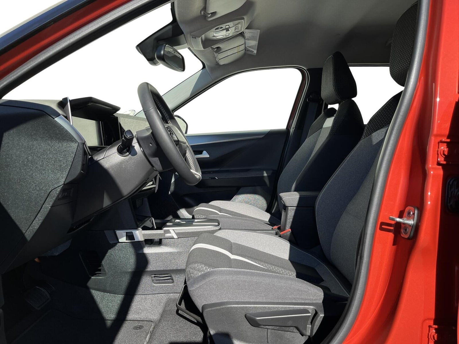 Orange Opel Frontera fra 2025