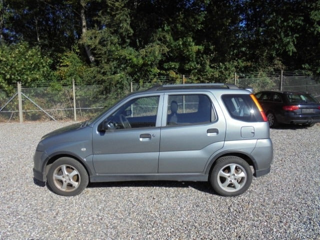 Grå Suzuki Ignis fra 2008