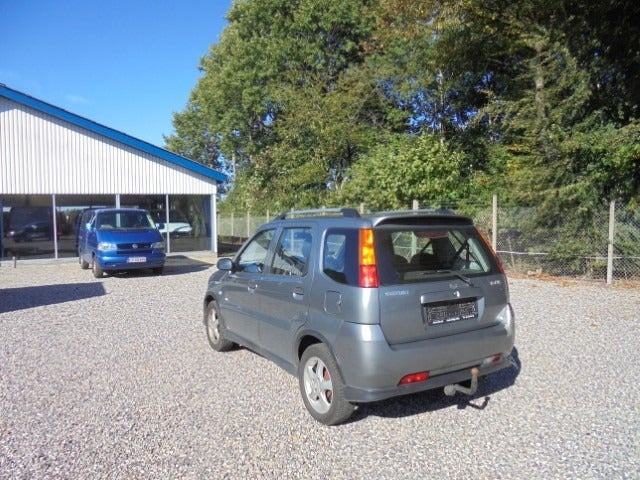 Grå Suzuki Ignis fra 2008