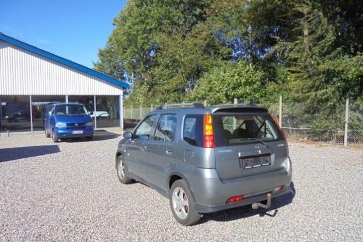 Grå Suzuki Ignis fra 2008