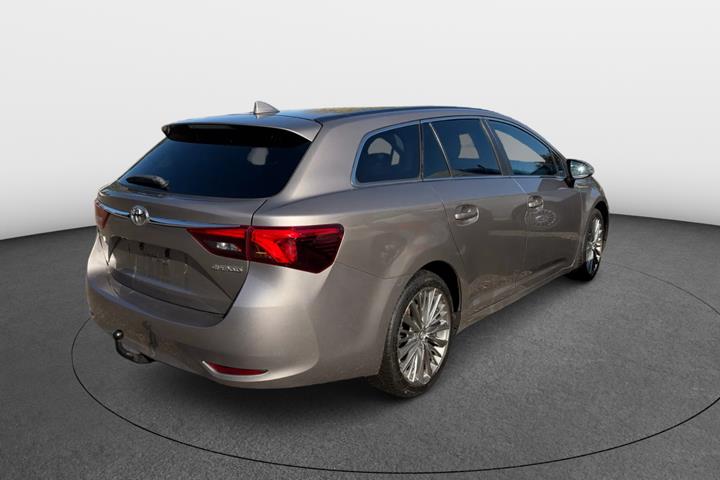 undefined Toyota Avensis fra 2015