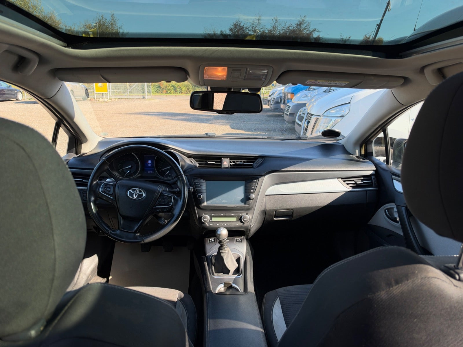 undefined Toyota Avensis fra 2015