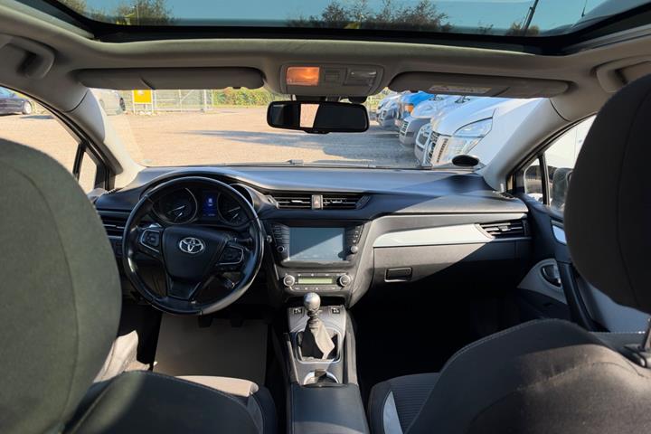 undefined Toyota Avensis fra 2015