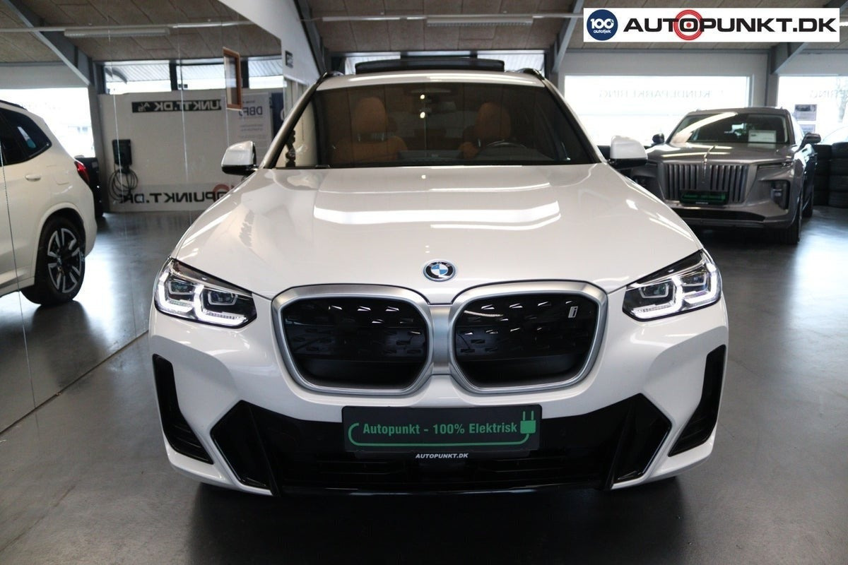 Hvid BMW iX3 fra 2023