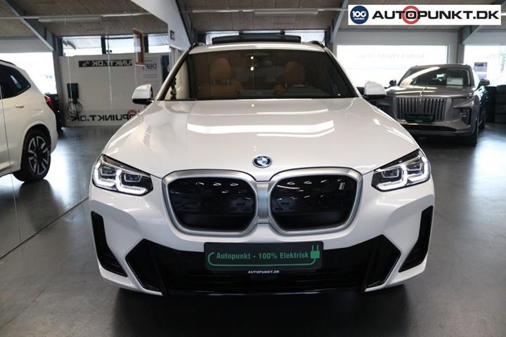Hvid BMW iX3 fra 2023