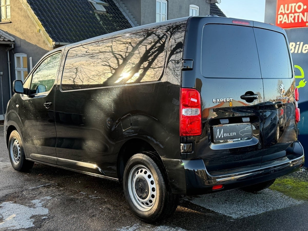 Sort Peugeot Expert fra 2023