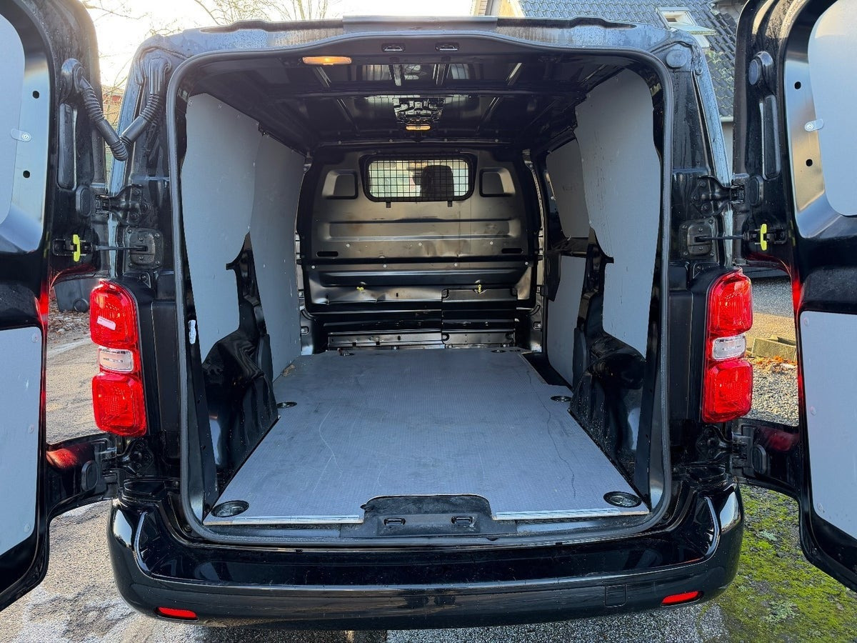 Sort Peugeot Expert fra 2023