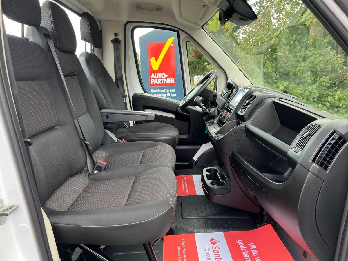 Hvid Peugeot Boxer 435 fra 2024