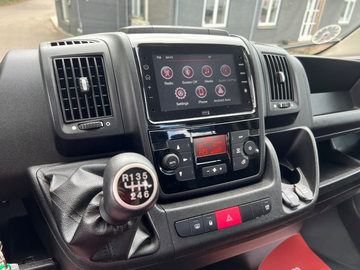 Hvid Peugeot Boxer 435 fra 2024
