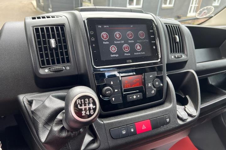 Hvid Peugeot Boxer 435 fra 2024