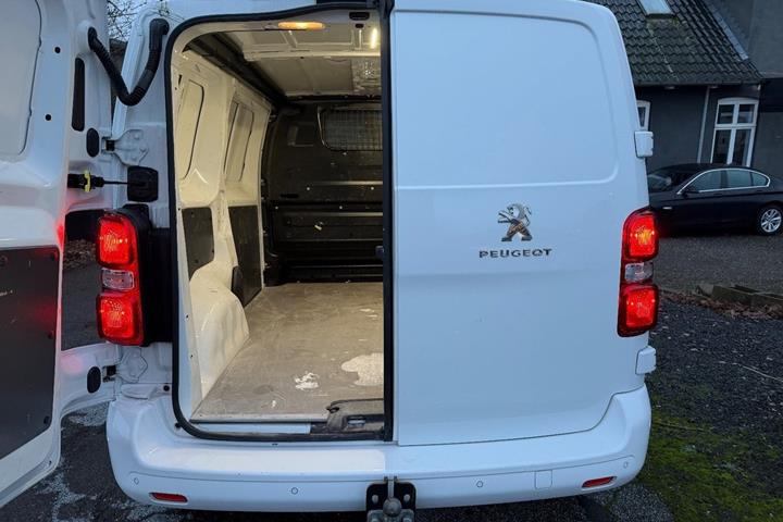 Hvid Peugeot Expert fra 2021