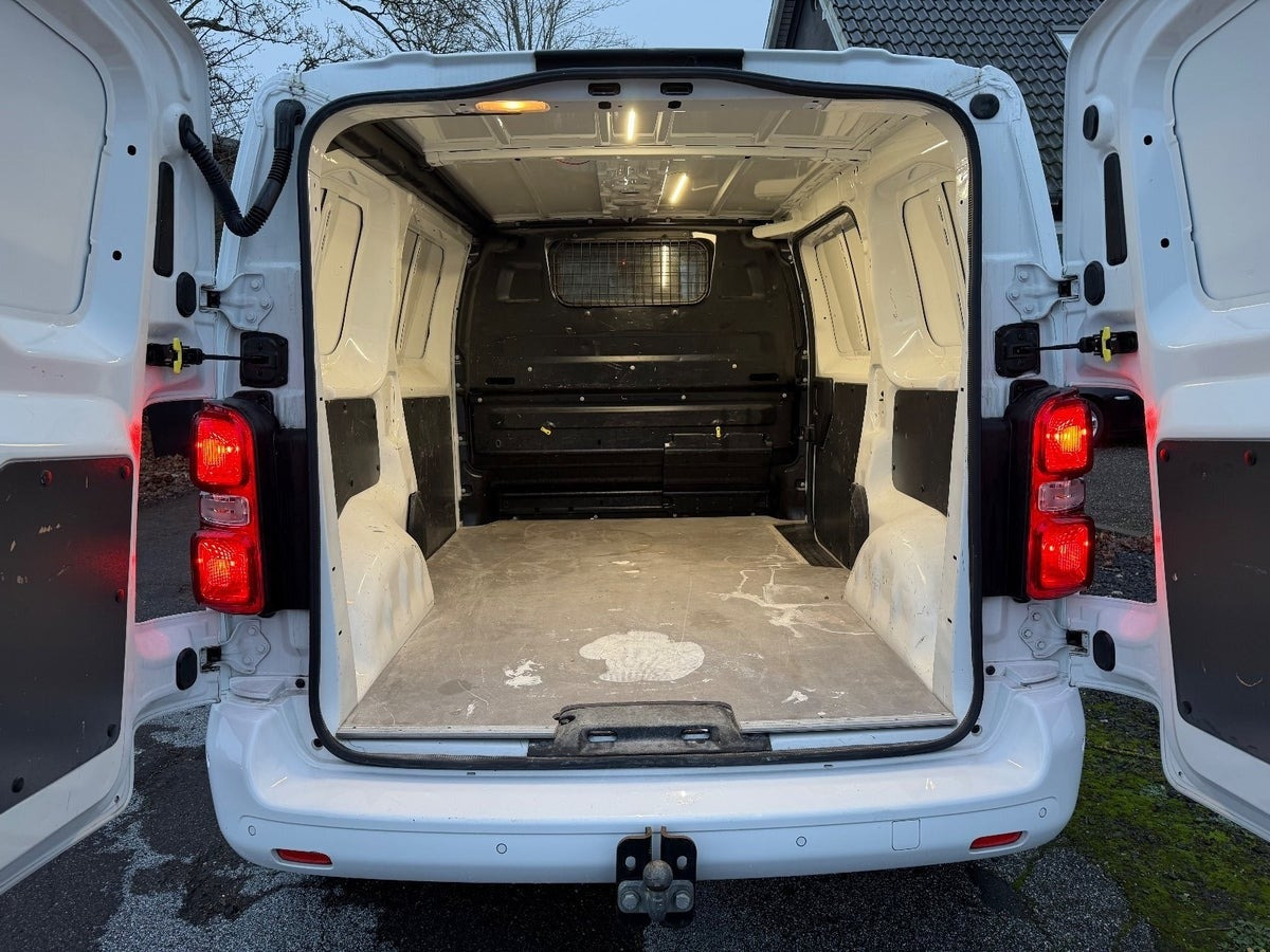 Hvid Peugeot Expert fra 2021
