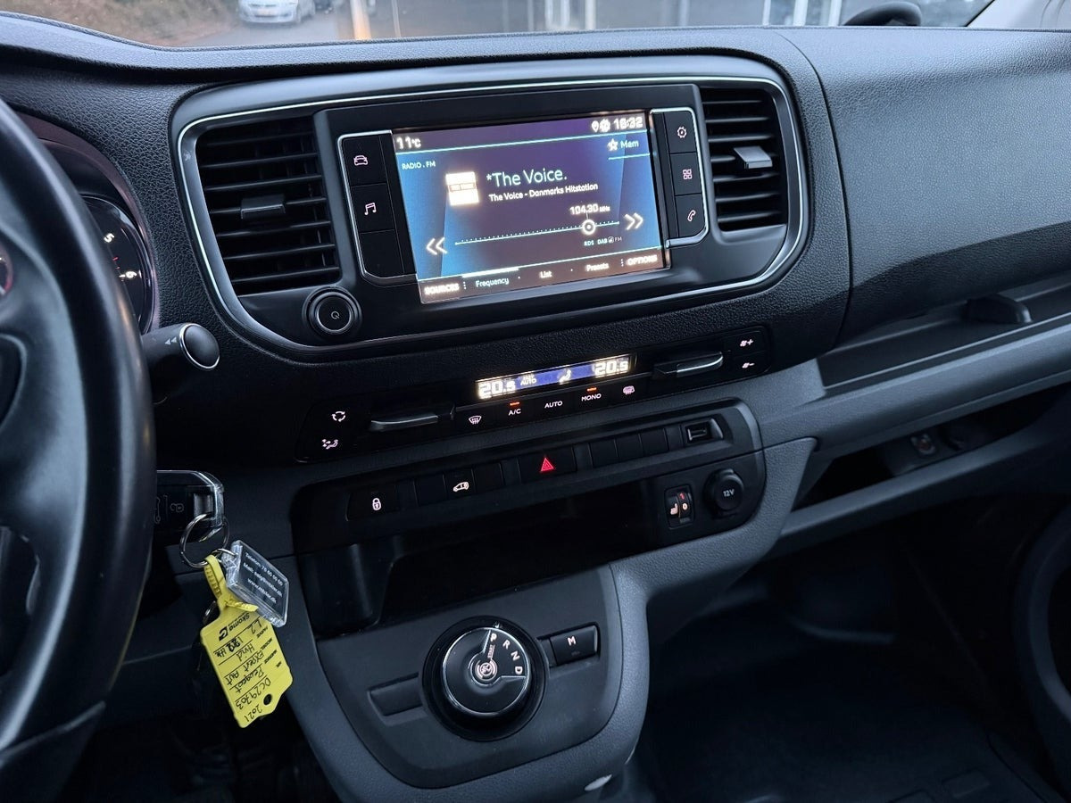 Hvid Peugeot Expert fra 2021