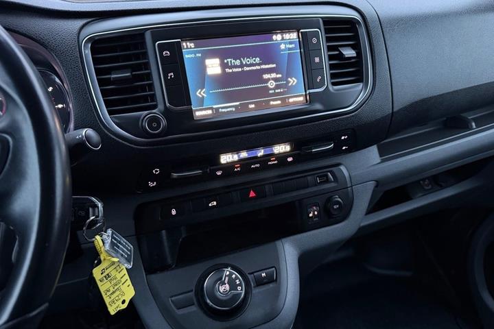 Hvid Peugeot Expert fra 2021