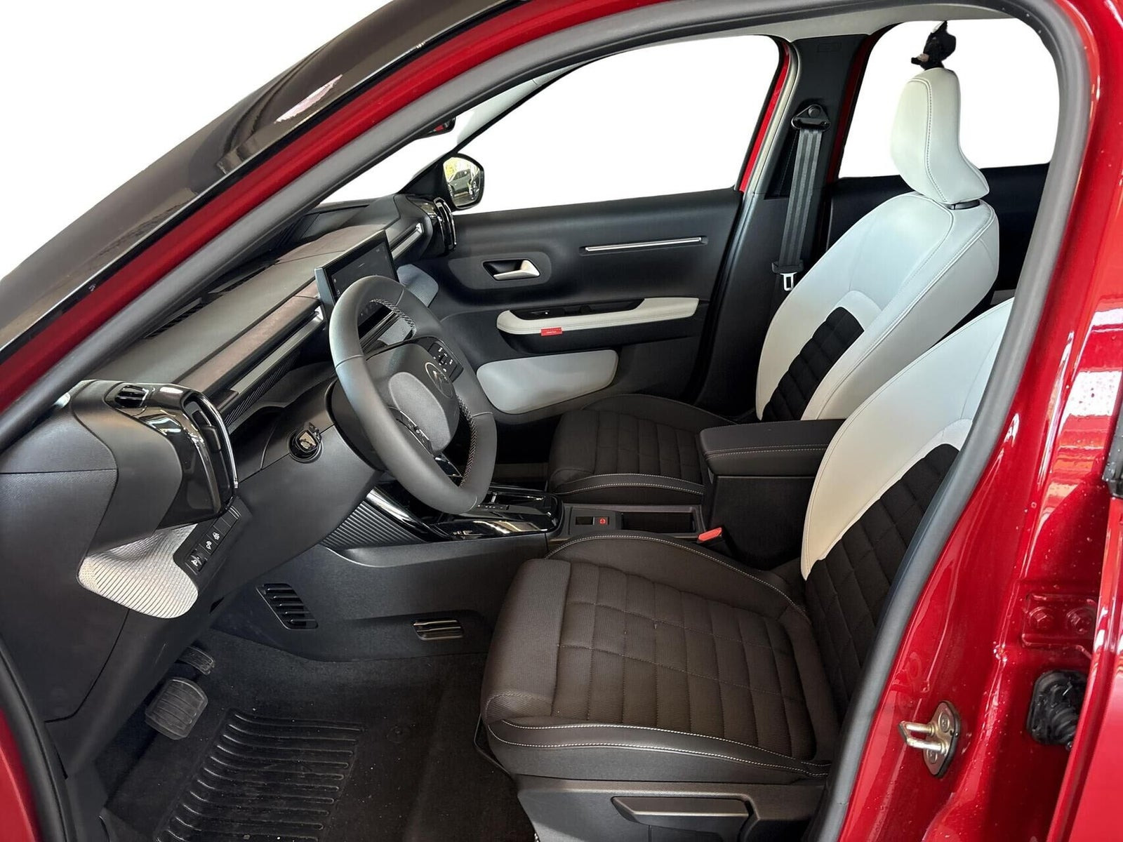 Rød Citroën e-C3 Aircross fra 2026