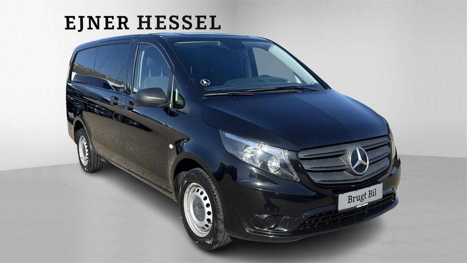 Sort Mercedes Vito 114 fra 2022