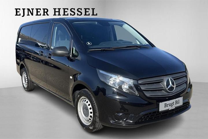 Sort Mercedes Vito 114 fra 2022