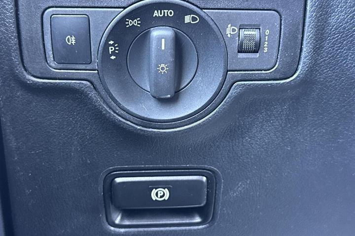 Sort Mercedes Vito 114 fra 2022