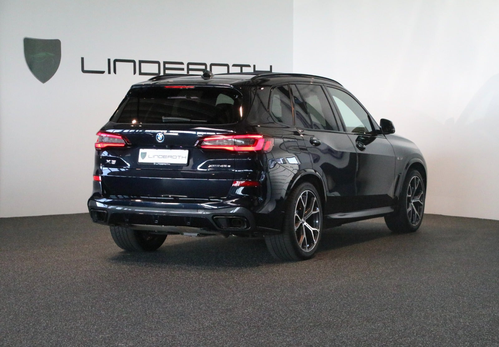 Sort BMW X5 fra 2022