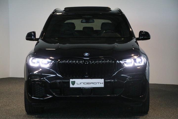 Sort BMW X5 fra 2022