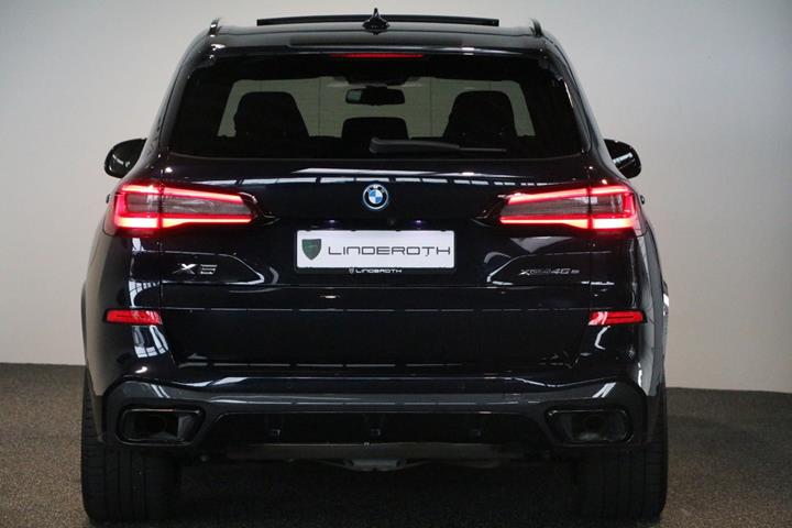 Sort BMW X5 fra 2022