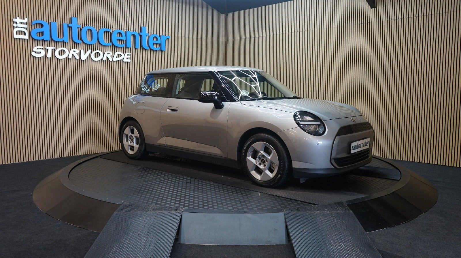 Mini Cooper E Favoured Trim L