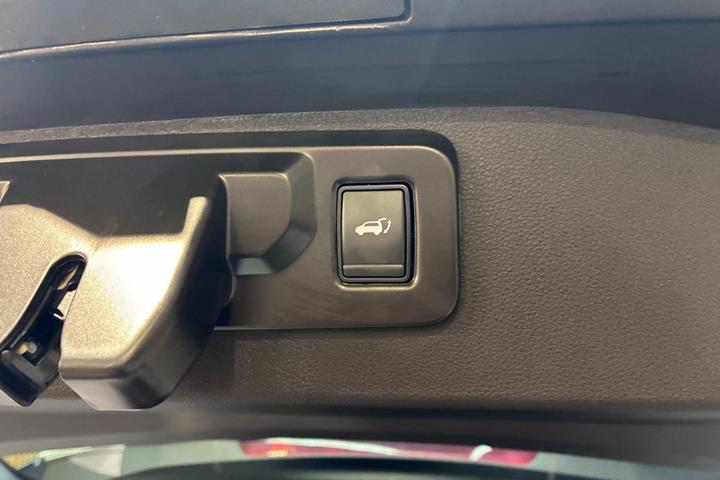 Hvid Renault Scenic E-Tech fra 2025
