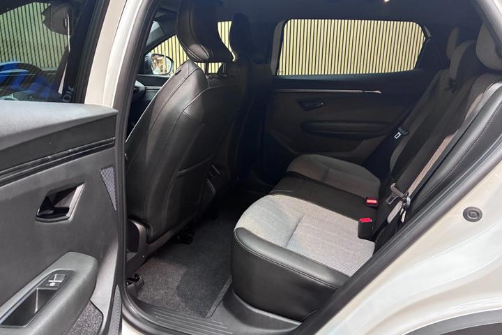 Hvid Renault Scenic E-Tech fra 2025