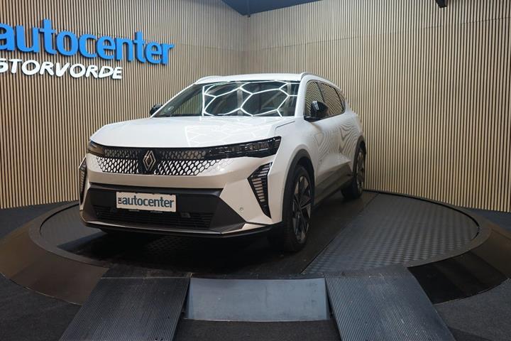 Hvid Renault Scenic E-Tech fra 2025