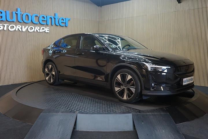 Sort Polestar 2 fra 2024 set udefra